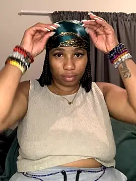 Snapshot of CurvyDesire1 chatting on October 2025 09:57:02 PM CurvyDesire1 online show from October 2025 09:57:02 PM