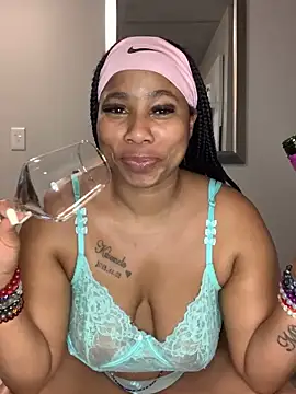 Snapshot of CurvyDesire1 chatting on October 2025 06:34:01 PM CurvyDesire1 online show from October 2025 06:34:01 PM