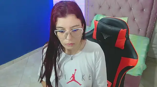 annyfischer online show from December 2024 08:43:02 AM