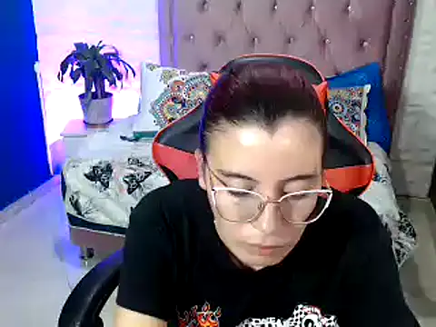 annyfischer online show from March 2025 06:46:02 AM
