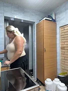 Snapshot of SabinaSweety chatting on September 2025 01:05:02 PM SabinaSweety online show from September 2025 01:05:02 PM