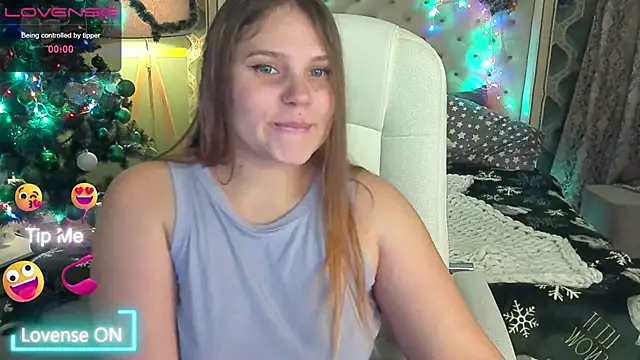Snapshot of VinnaSky chatting on December 2024 08:04:01 PM VinnaSky online show from December 2024 08:04:01 PM