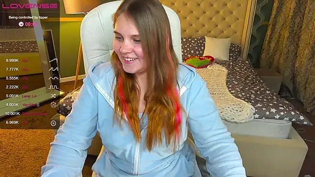 Snapshot of VinnaSky chatting on January 2025 12:40:01 PM VinnaSky online show from January 2025 12:40:01 PM