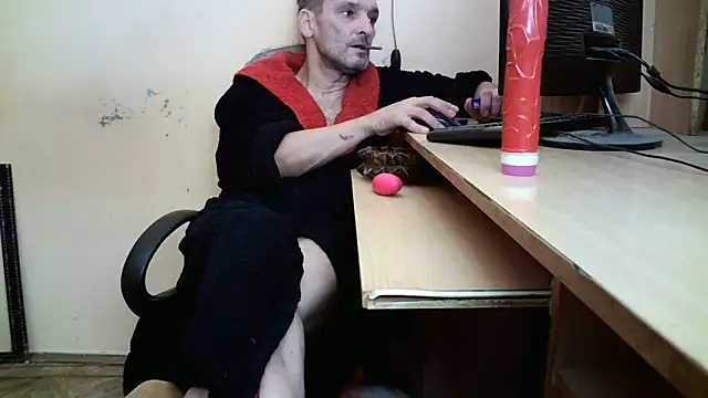 Snapshot of dundyFocus chatting on September 2025 11:15:01 AM dundyFocus online show from September 2025 11:15:01 AM