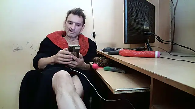 Snapshot of dundyFocus chatting on October 2025 01:01:02 PM dundyFocus online show from October 2025 01:01:02 PM