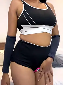 Snapshot of angelwavy chatting on October 2025 12:33:02 AM angelwavy online show from October 2025 12:33:02 AM