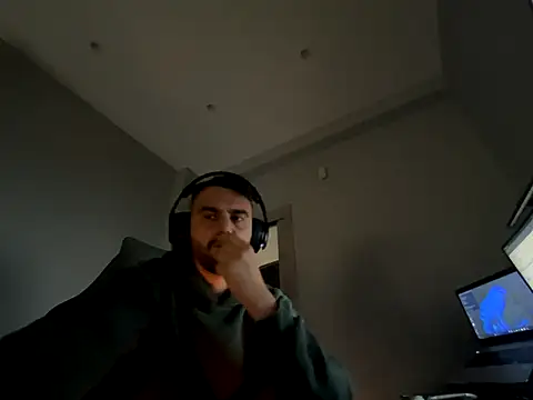 gerozz90 online show from November 2025 02:38:02 PM