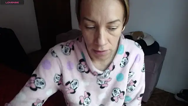 Snapshot of cristin_doll_ chatting on October 2025 04:35:02 PM cristin doll online show from October 2025 04:35:02 PM