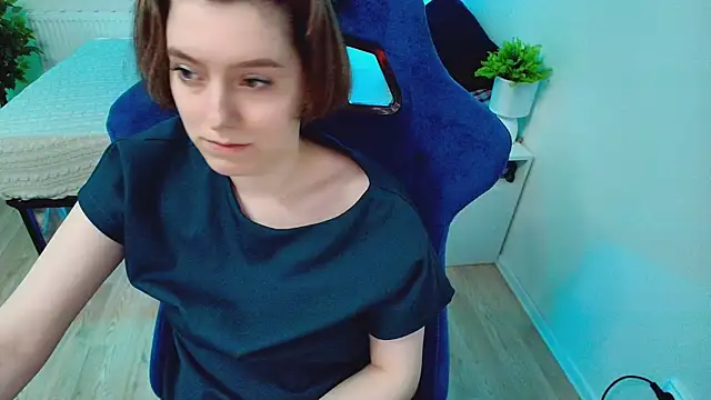 CranberryHot online show from September 2025 06:24:01 PM