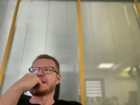 Snapshot of fmodel chatting on October 2025 09:41:01 AM fmodel online show from October 2025 09:41:01 AM