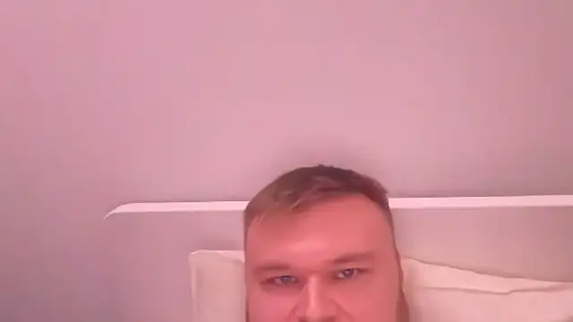 Snapshot of fmodel chatting on December 2025 05:43:02 PM fmodel online show from December 2025 05:43:02 PM