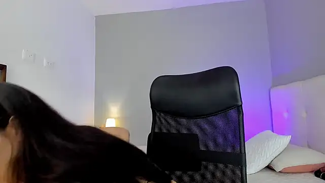 Snapshot of NataliaBuiles chatting on January 2025 06:16:02 PM NataliaBuiles online show from January 2025 06:16:02 PM