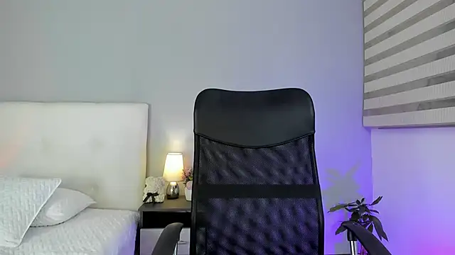 Snapshot of NataliaBuiles chatting on February 2025 02:50:02 AM NataliaBuiles online show from February 2025 02:50:02 AM