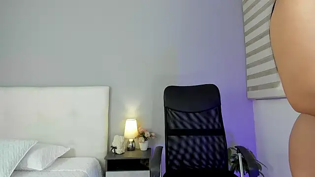 Snapshot of NataliaBuiles chatting on February 2025 08:47:01 PM NataliaBuiles online show from February 2025 08:47:01 PM