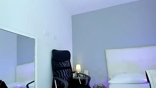 Snapshot of NataliaBuiles chatting on September 2025 04:40:02 PM NataliaBuiles online show from September 2025 04:40:02 PM