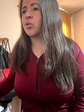 Snapshot of latinfemale chatting on October 2025 08:07:01 PM latinfemale online show from October 2025 08:07:01 PM