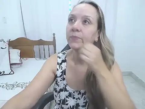 Snapshot of yeslluisa chatting on October 2025 05:55:01 PM yeslluisa online show from October 2025 05:55:01 PM