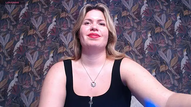 HotTiffani online show from March 2025 11:18:02 AM