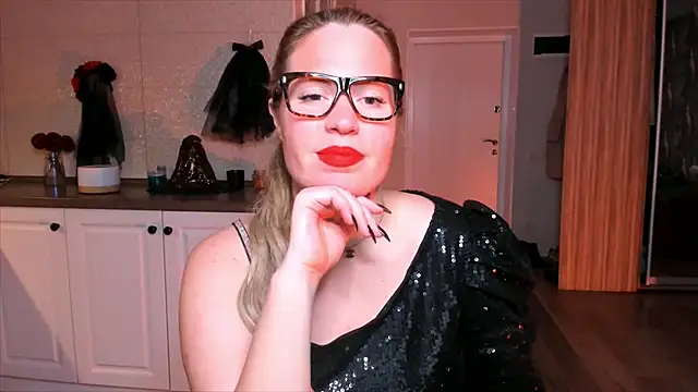 HotTiffani online show from October 2025 12:33:01 PM