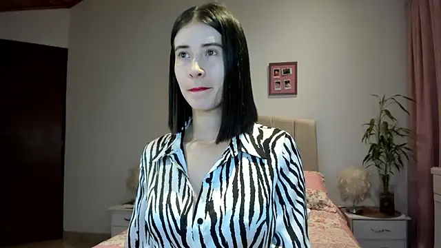 macarena vallejo online show from September 2025 03:43:01 AM