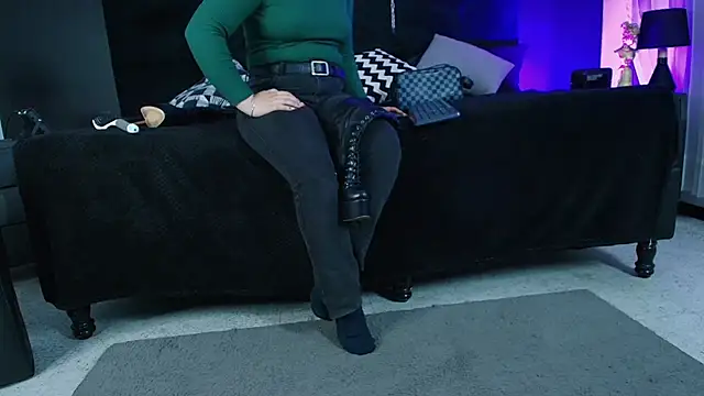  Jade 16 online show from October 2025 11:42:01 AM