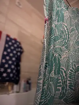 Snapshot of LaraHollywood chatting on September 2025 06:07:01 AM LaraHollywood online show from September 2025 06:07:01 AM