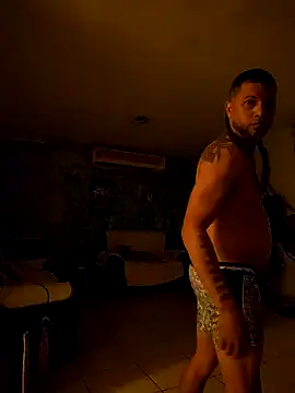 Snapshot of tropikboy chatting on October 2025 09:51:02 AM tropikboy online show from October 2025 09:51:02 AM