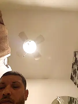 Snapshot of tropikboy chatting on November 2025 09:52:02 AM tropikboy online show from November 2025 09:52:02 AM