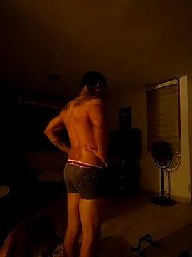 Snapshot of tropikboy chatting on November 2025 09:52:02 AM tropikboy online show from November 2025 09:52:02 AM