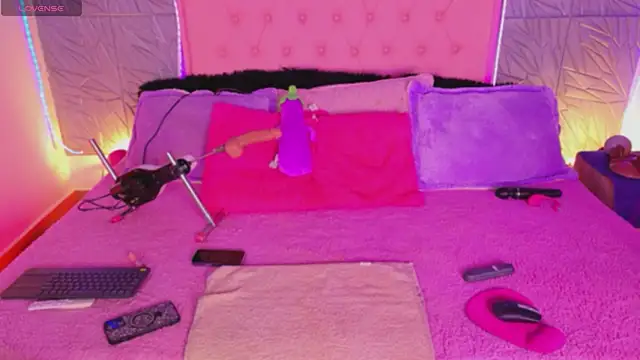 macasweet online show from September 2025 11:42:02 PM