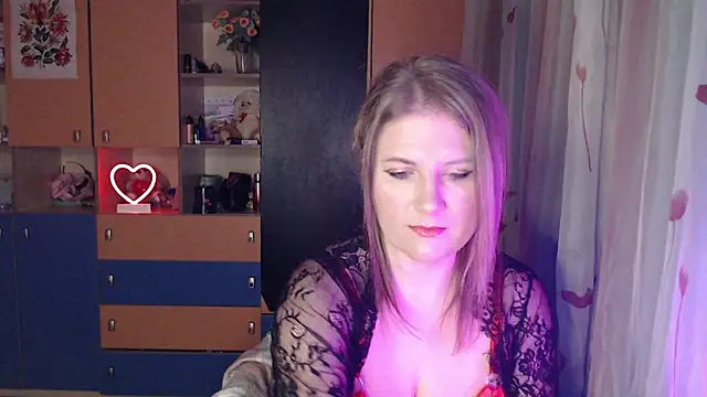 LizaCakes online show from February 2025 04:00:01 PM