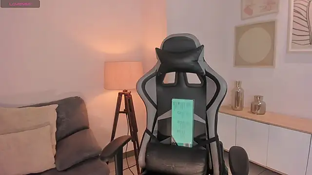 EllaClark online show from October 2025 06:27:02 PM