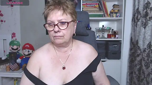 Snapshot of Mella4you chatting on October 2025 11:05:01 AM Mella4you online show from October 2025 11:05:01 AM