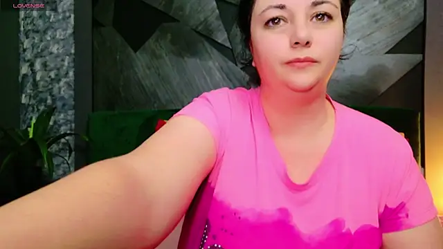 AleshaArabian online show from December 2024 06:27:02 PM