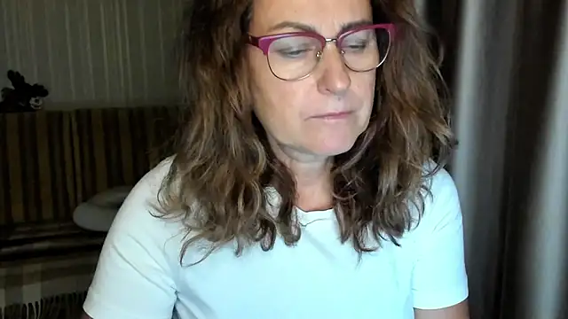 lauraoven online show from October 2025 03:35:01 PM