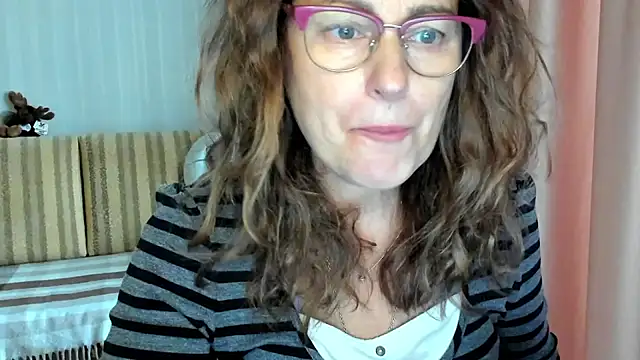 lauraoven online show from October 2025 10:27:01 AM