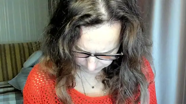 lauraoven online show from November 2025 07:31:01 AM