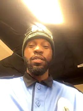 Snapshot of danieldonte chatting on November 2025 12:22:01 PM danieldonte online show from November 2025 12:22:01 PM