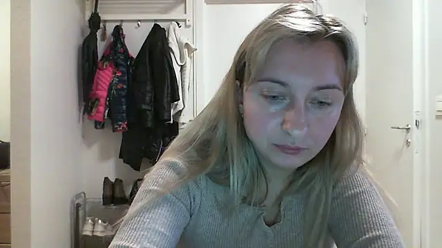 SusanCurt online show from October 2025 08:36:02 AM