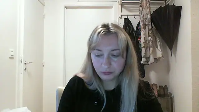 SusanCurt online show from October 2025 09:06:02 AM