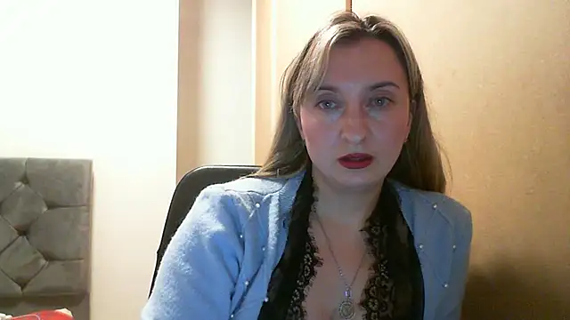 SusanCurt online show from November 2025 08:19:01 PM