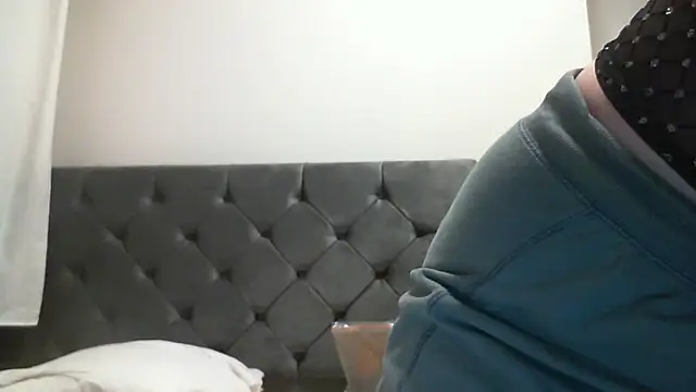 SusanCurt online show from November 2025 07:03:03 PM