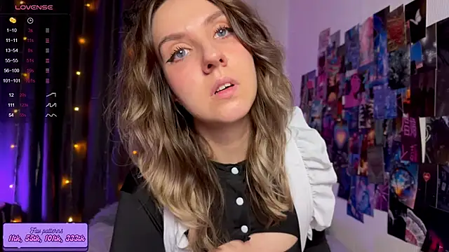 Snapshot of HotaruTomo chatting on October 2025 05:16:02 AM HotaruTomo online show from October 2025 05:16:02 AM