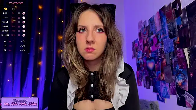 Snapshot of HotaruTomo chatting on October 2025 06:12:01 AM HotaruTomo online show from October 2025 06:12:01 AM