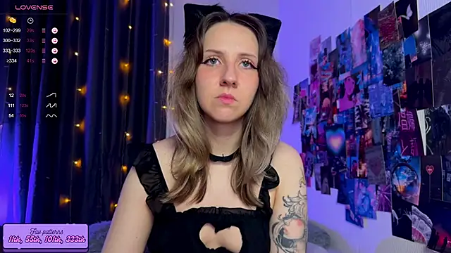 Snapshot of HotaruTomo chatting on October 2025 06:58:02 AM HotaruTomo online show from October 2025 06:58:02 AM