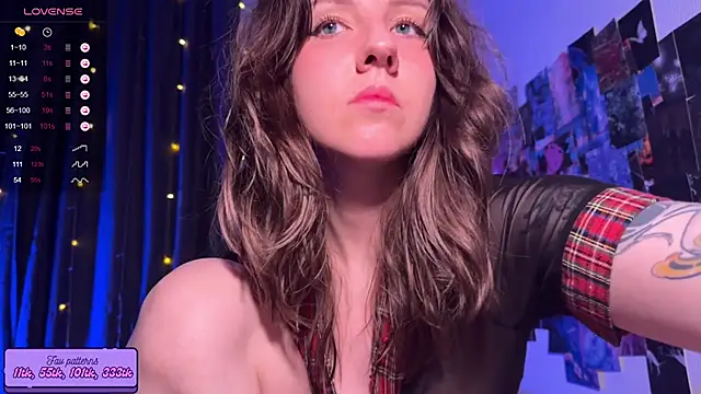 Snapshot of HotaruTomo chatting on November 2025 12:00:02 AM HotaruTomo online show from November 2025 12:00:02 AM