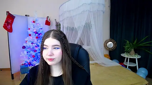 NicoleFoxery online show from December 2024 06:23:02 PM