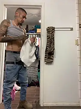 Prettyboiflaco online show from December 2024 09:22:01 PM