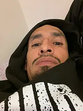 Prettyboiflaco online show from December 2024 03:01:02 AM