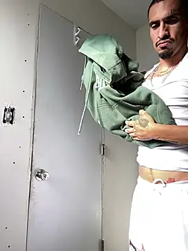 Prettyboiflaco online show from February 2025 04:14:01 PM